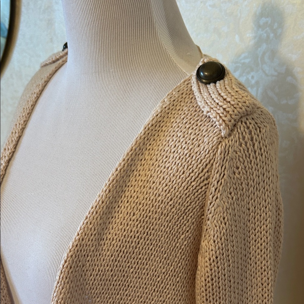 Elegant Blush Open Cardigan with Button Accents at Shoulder - Picture 4 of 6